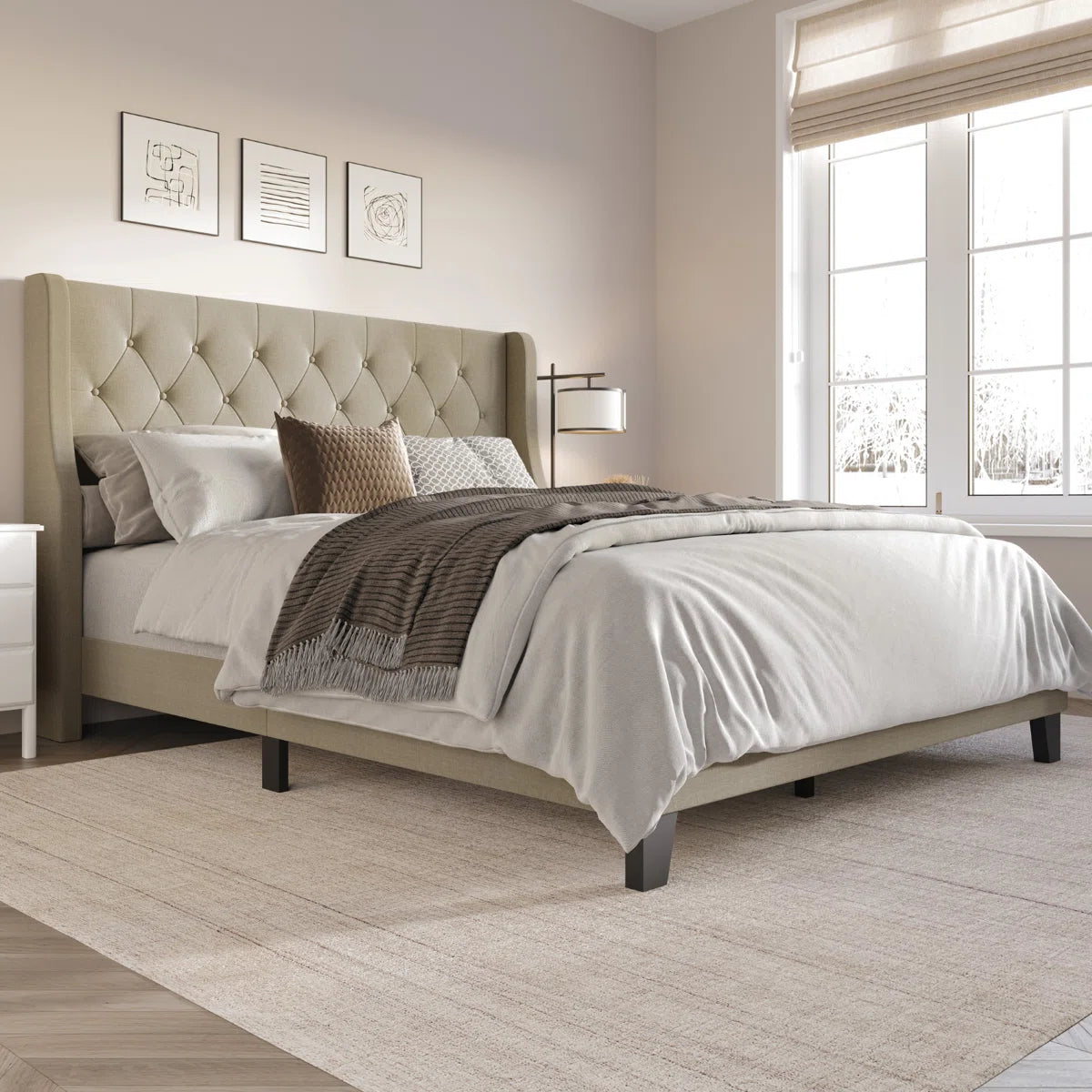 RegalWing Tufted Bed